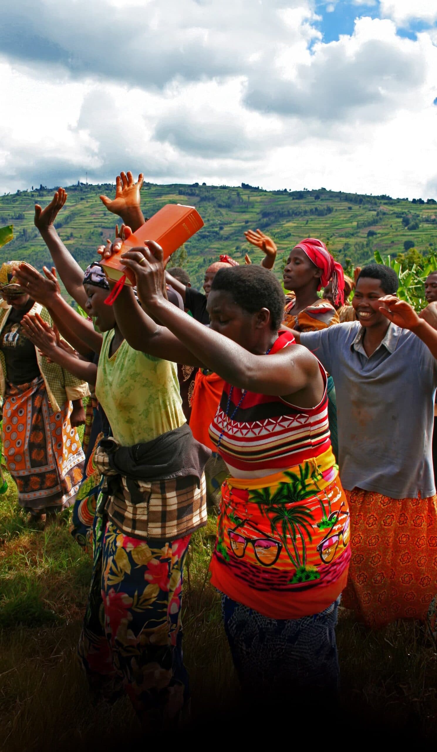 GIVE NOW AND HELP SEND GOD’S WORD AROUND THE WORLD